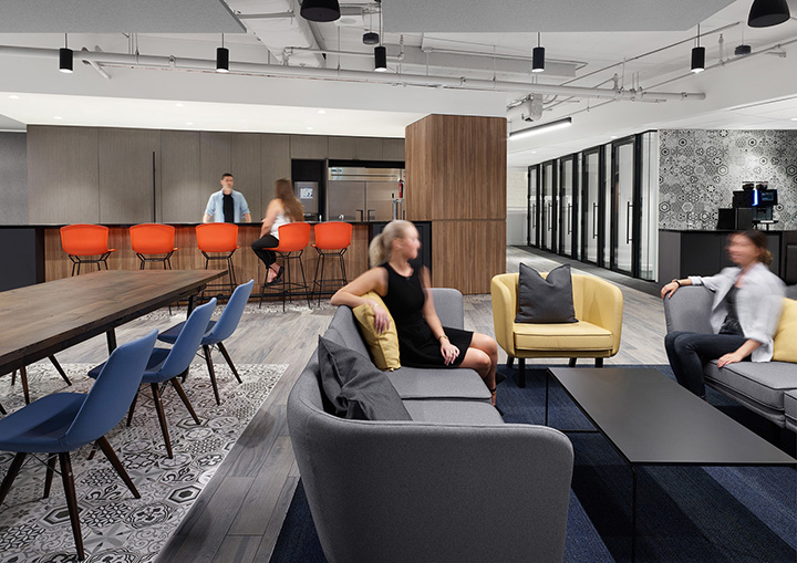 一個吸引員工參與的商業咨詢公司辦公室裝修方案 一個吸引員工參與的商業咨詢公司辦公室裝修方案