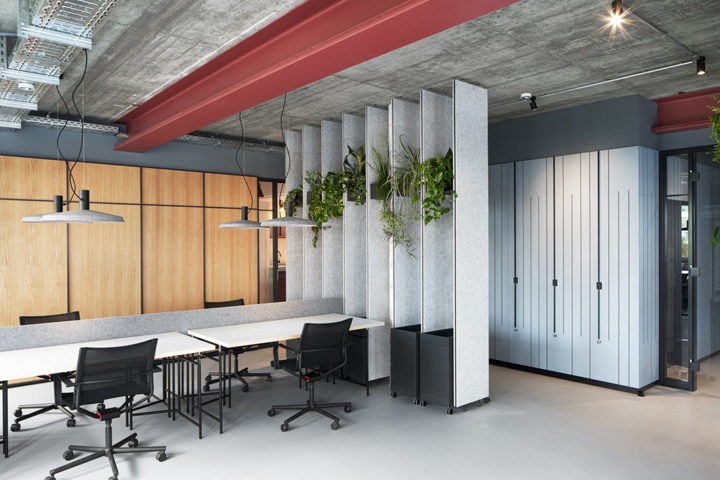 簡約工業(yè)風(fēng)聯(lián)合辦公敞開區(qū)辦公裝修設(shè)計