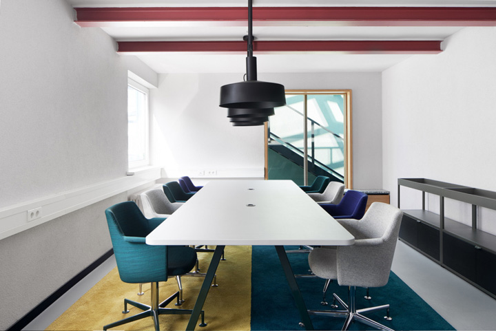 鄭州辦公裝修公司推薦時尚優(yōu)雅聯(lián)合辦公設(shè)計案例